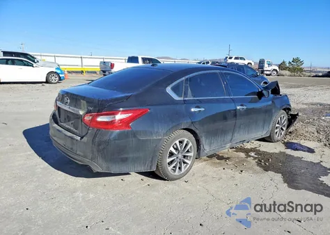 2017 Nissan Altima 2.5 z USA, uszkodzony, nr VIN 1N4AL3AP7HC193529